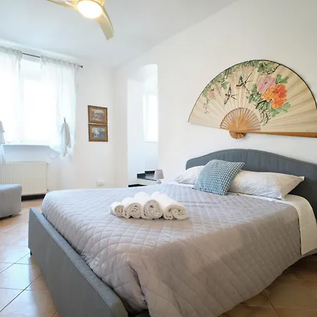 Ferienwohnung Cavour La Citta Vecchia Genua Exterior foto